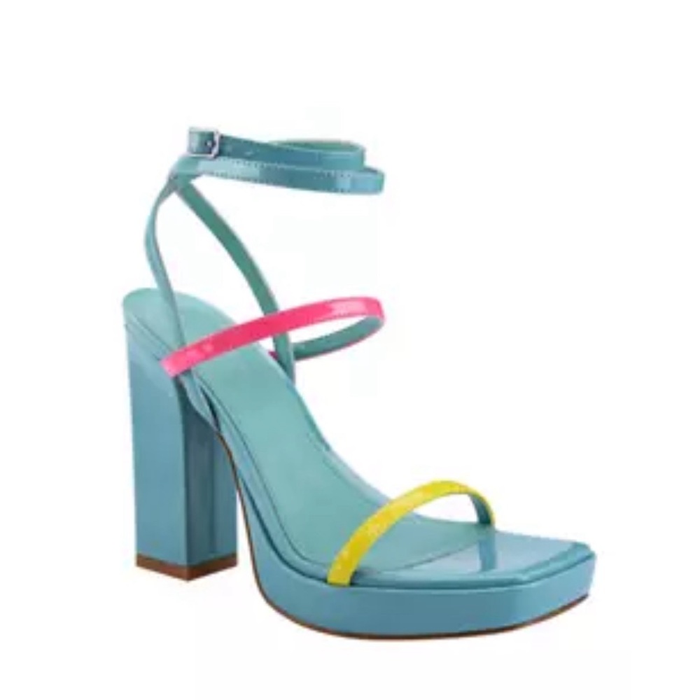 MARC FISHER CHUNKY HEELS!!